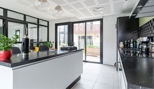 Investir dans une résidence neuve, c'est profiter de prestations de qualité dans des intérieurs modernes.